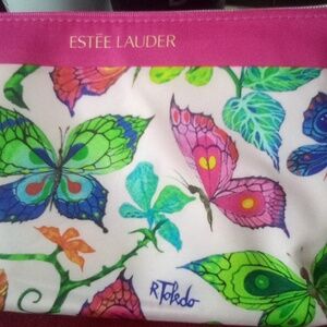 Givvy 03.29 lux lip show